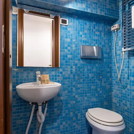 151 - Center * רומא